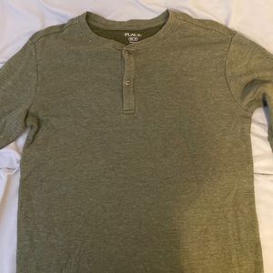 Kids XXL Green Long Sleeve Tee – Stylish Ease for Little Explorers